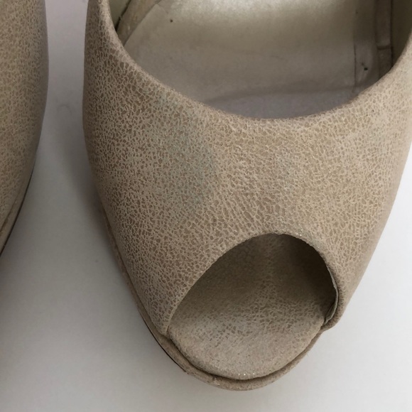 Aldo Tan Peep Toe Heels - Picture 4 of 5